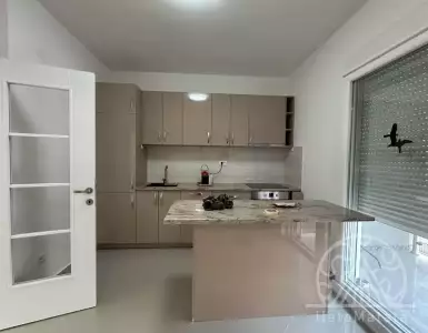 Buy in Spain for 160200€