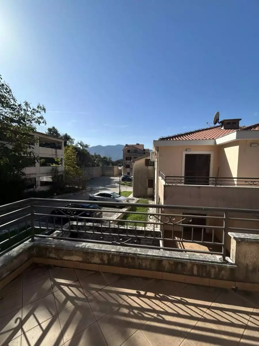 Flat 57m² in Montenegro, Risan. Priced at 115000€ rent photo-1