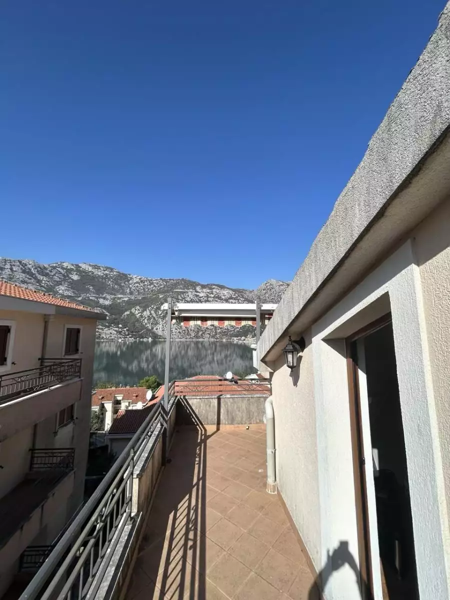Flat 57m² in Montenegro, Risan. Priced at 115000€ rent photo-8