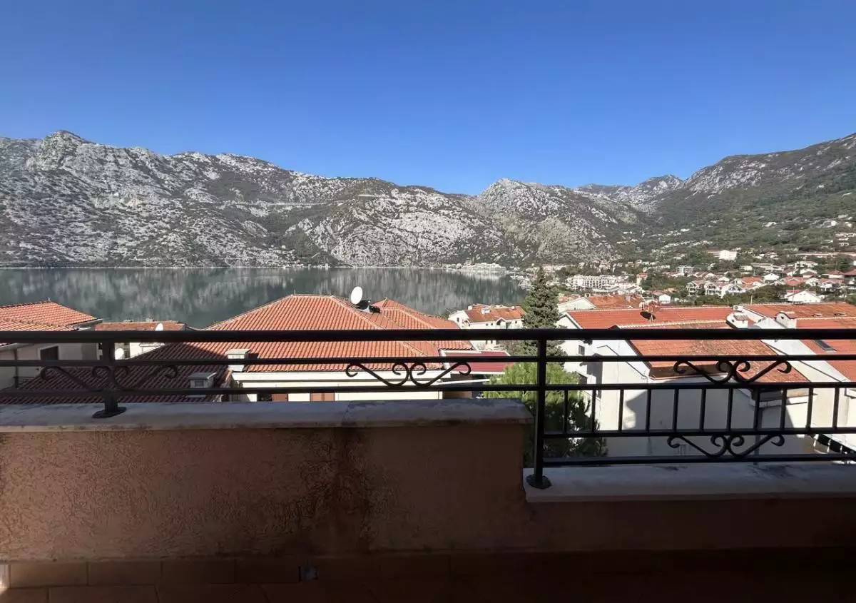 Flat 65m² in Montenegro, Risan. Priced at 130000€ rent photo-1