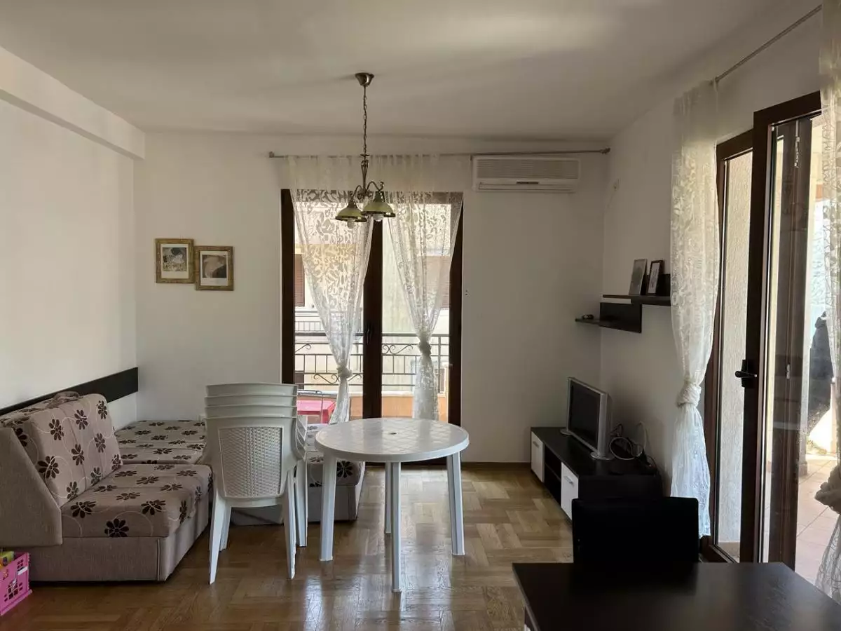 Flat 65m² in Montenegro, Risan. Priced at 130000€ rent photo-2