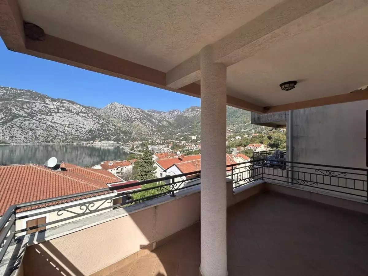 Flat 65m² in Montenegro, Risan. Priced at 130000€ rent photo-6