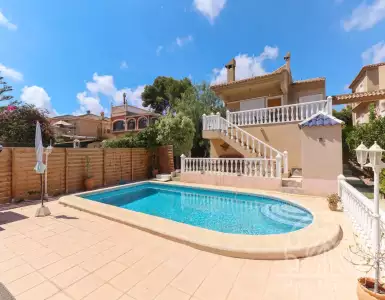 Buy in Spain for 394000€