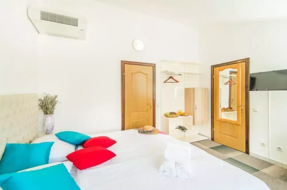 Hotels 1200m² in Croatia, Porec. Priced at 7000000€ rent photo-5