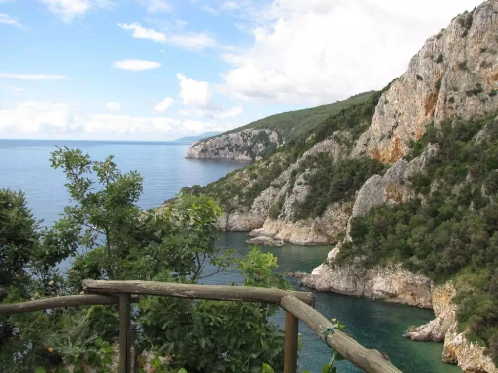 Villa 90m² in Croatia, Brsec. Priced at 2000000€ rent photo-6