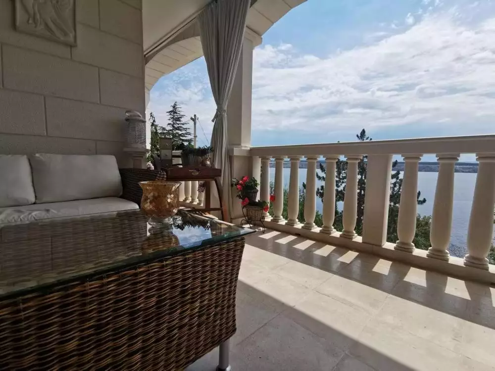 Villa 450m² in Croatia, Crikvenica. Priced at 2800000€ rent photo-4