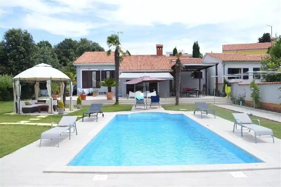 Villa 260m² in Croatia, Pula. Priced at 2100000€ rent photo-2