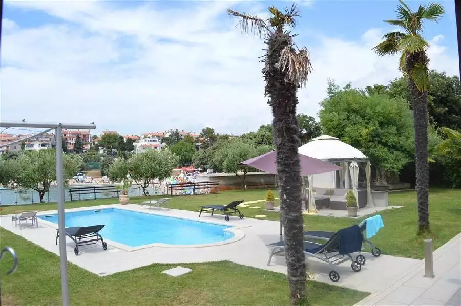 Villa 260m² in Croatia, Pula. Priced at 2100000€ rent photo-3