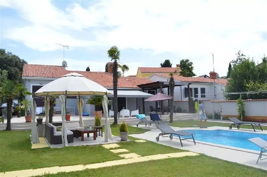 Villa 260m² in Croatia, Pula. Priced at 2100000€ rent photo-4