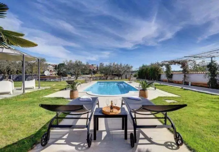 Villa 260m² in Croatia, Pula. Priced at 2100000€ rent photo-11
