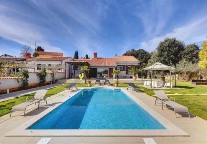 Villa 260m² in Croatia, Pula. Priced at 2100000€ rent photo-15