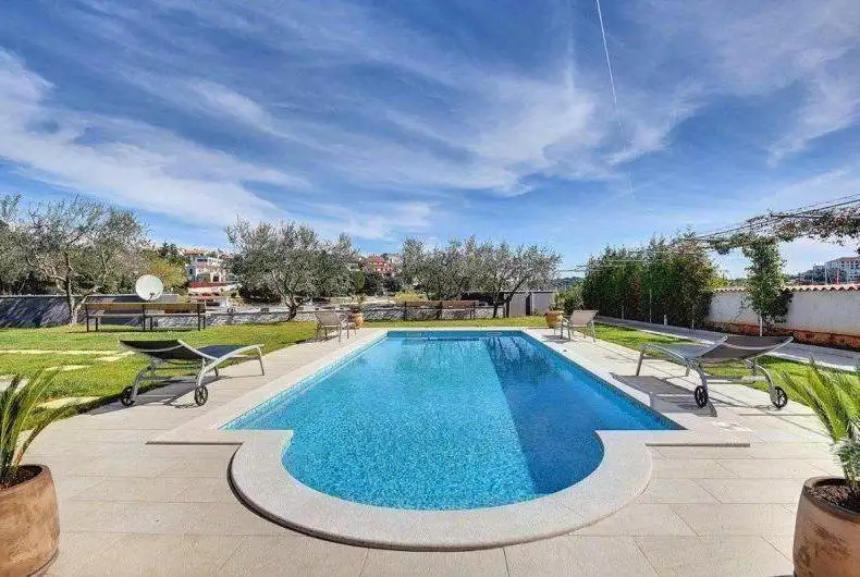 Villa 260m² in Croatia, Pula. Priced at 2100000€ rent photo-16