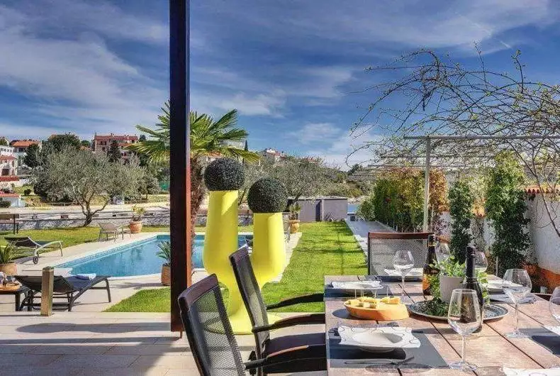 Villa 260m² in Croatia, Pula. Priced at 2100000€ rent photo-17
