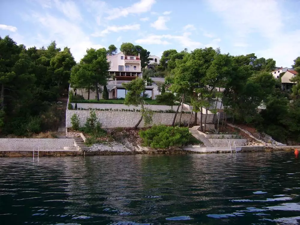 Villa 400m² in Croatia, Ciovo. Priced at 2400000€ rent photo-1