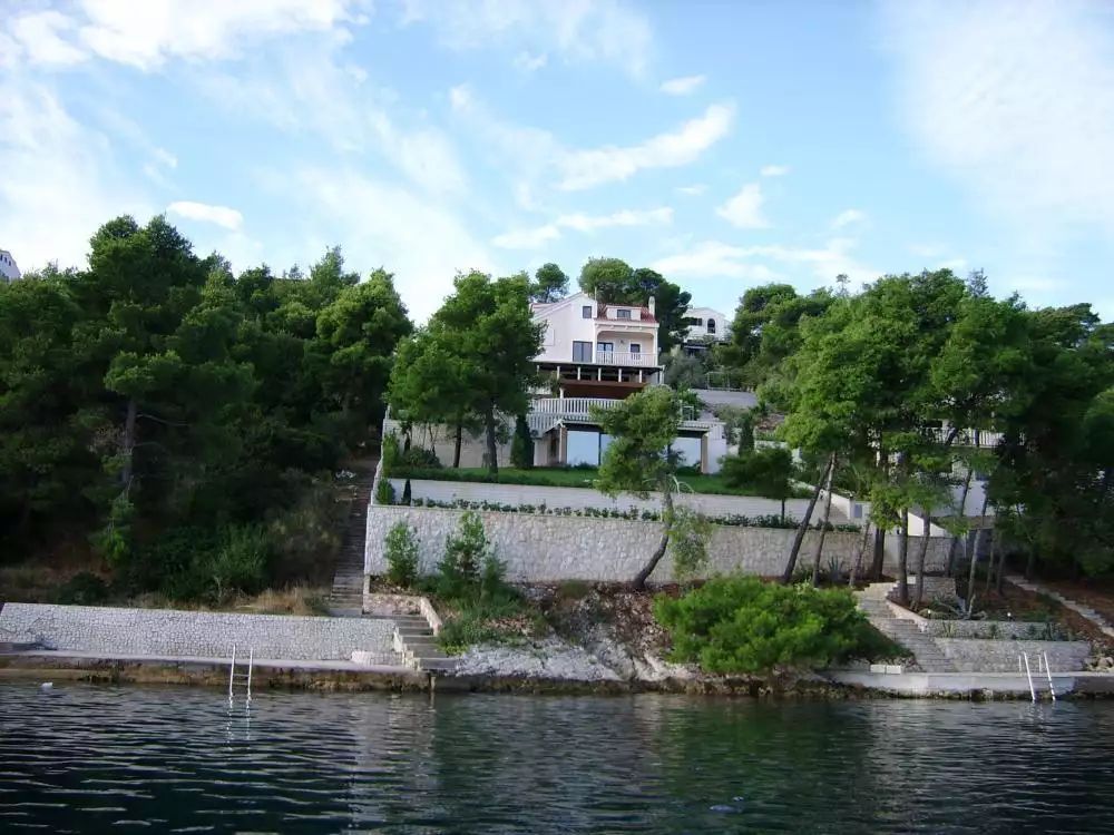 Villa 400m² in Croatia, Ciovo. Priced at 2400000€ rent photo-3