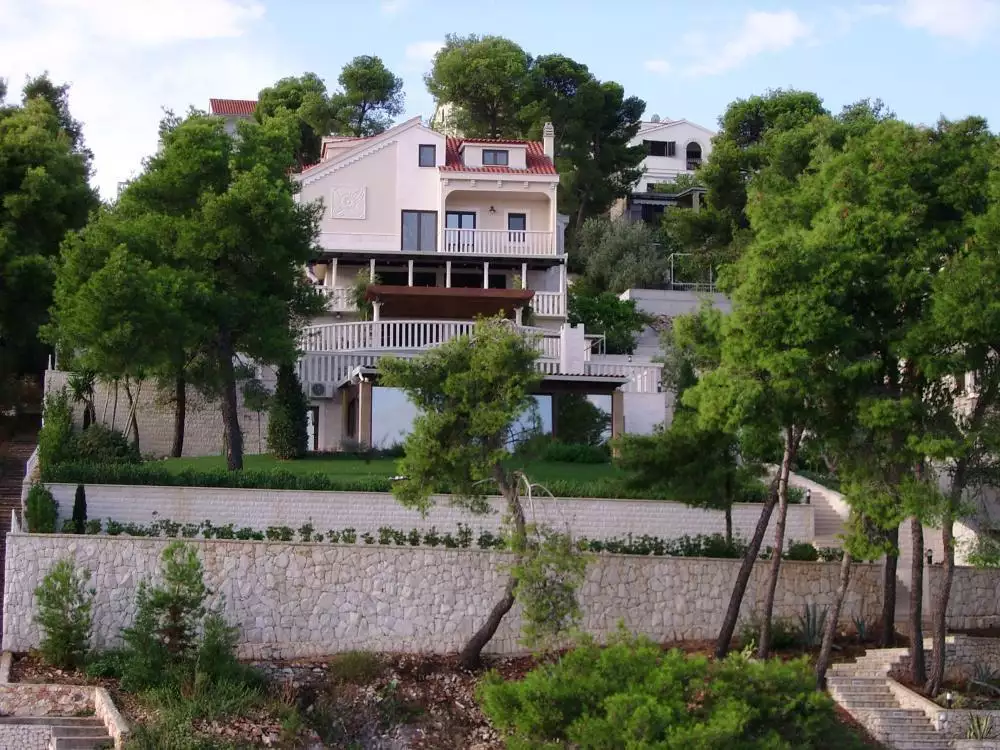 Villa 400m² in Croatia, Ciovo. Priced at 2400000€ rent photo-4