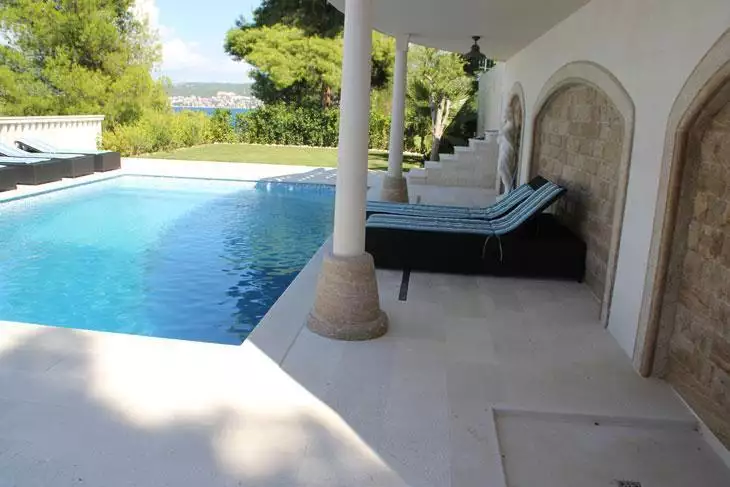 Villa 400m² in Croatia, Ciovo. Priced at 2400000€ rent photo-12
