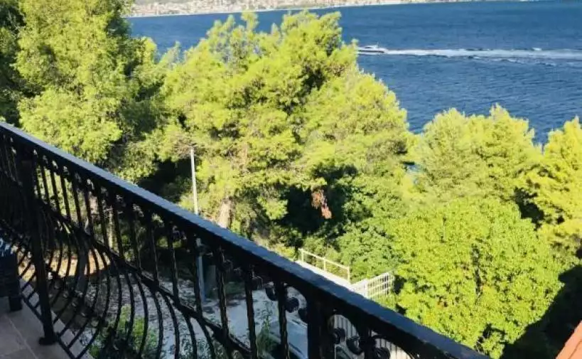 Villa 400m² in Croatia, Ciovo. Priced at 2400000€ rent photo-21