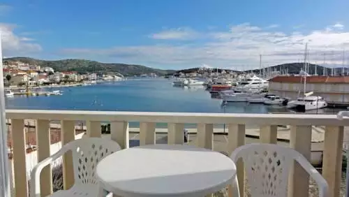Hotels 900m² in Croatia, Rogoznica. Priced at 1600000€ rent photo-1