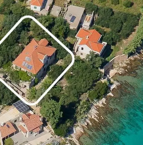 Villa 450m² in Croatia, Starigrad. Priced at 1050000€ rent photo-3