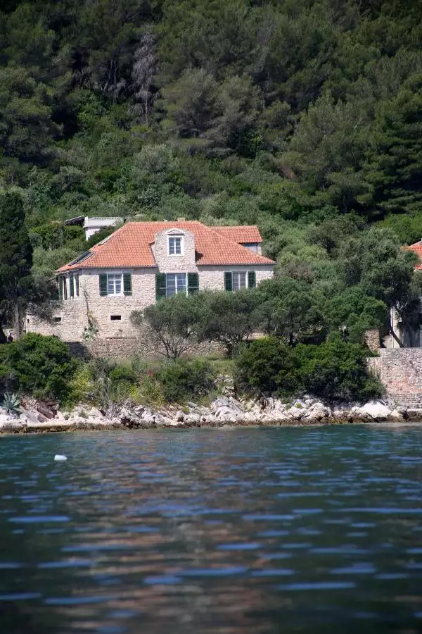 Villa 450m² in Croatia, Starigrad. Priced at 1050000€ rent photo-7