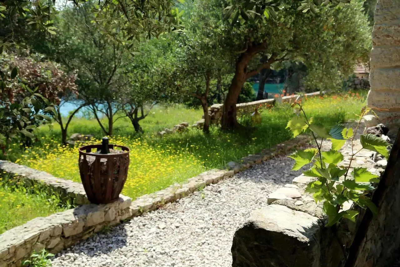 Villa 450m² in Croatia, Starigrad. Priced at 1050000€ rent photo-10