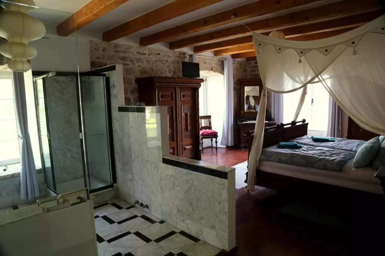 Villa 450m² in Croatia, Starigrad. Priced at 1050000€ rent photo-13