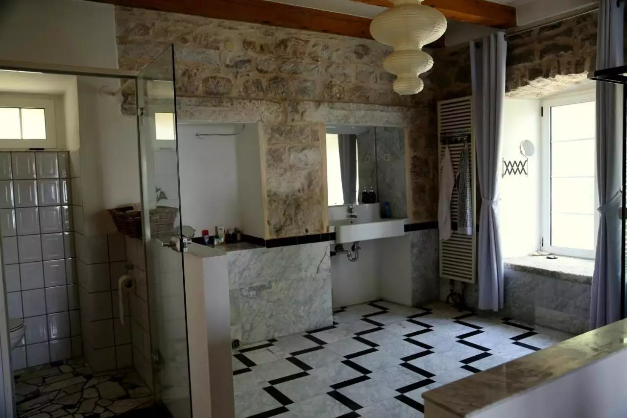Villa 450m² in Croatia, Starigrad. Priced at 1050000€ rent photo-15