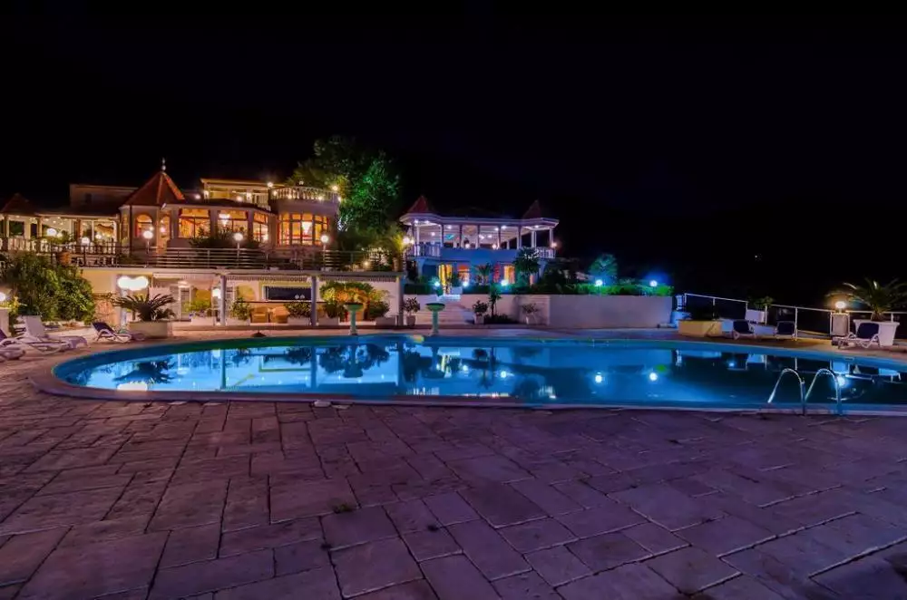 Hotels 2400m² in Croatia, Pejesac. Priced at 3700000€ rent photo-6