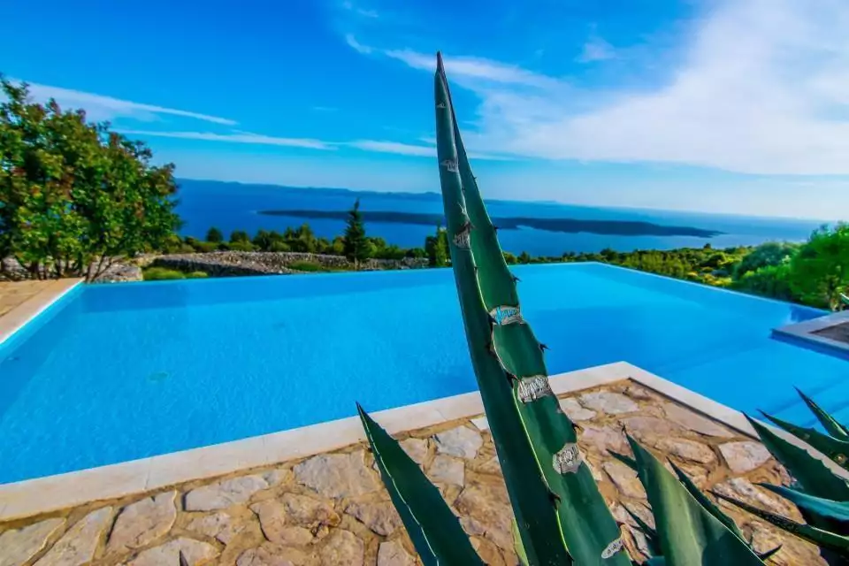 Villa 350m² in Croatia, Jelsa. Priced at 2500000€ rent photo-2