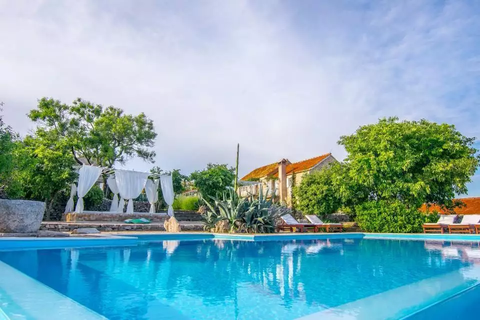 Villa 350m² in Croatia, Jelsa. Priced at 2500000€ rent photo-4