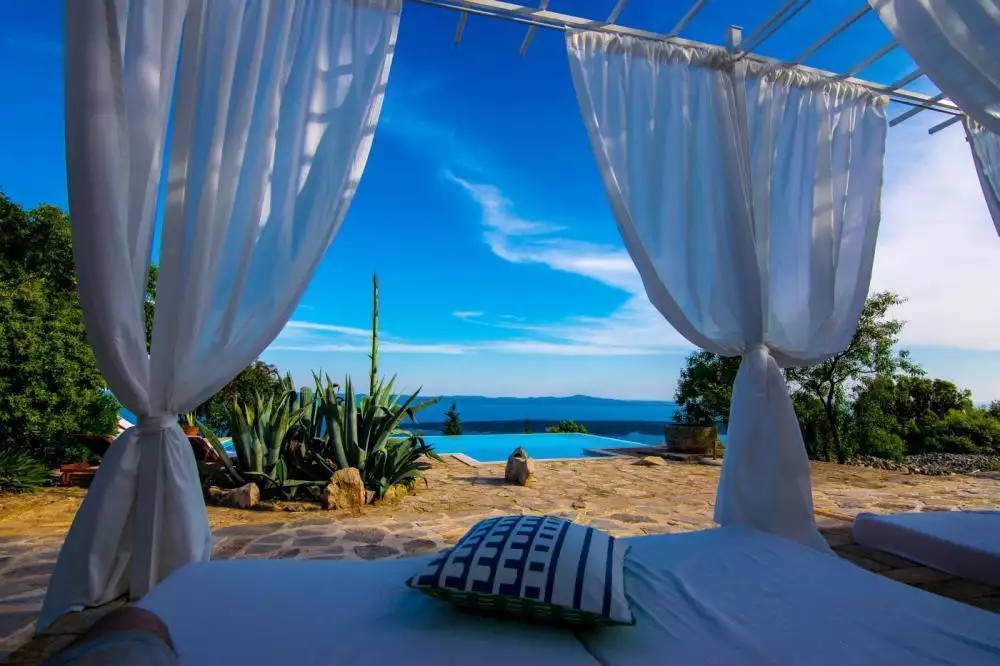 Villa 350m² in Croatia, Jelsa. Priced at 2500000€ rent photo-11