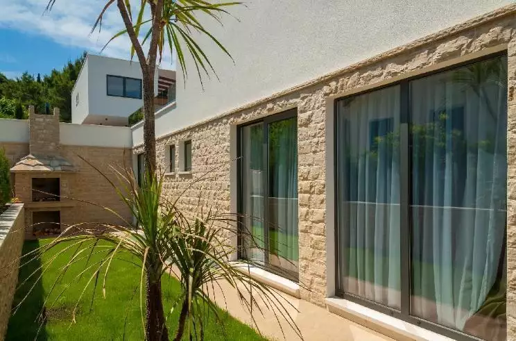 Villa 300m² in Croatia, Ciovo. Priced at 1800000€ rent photo-9
