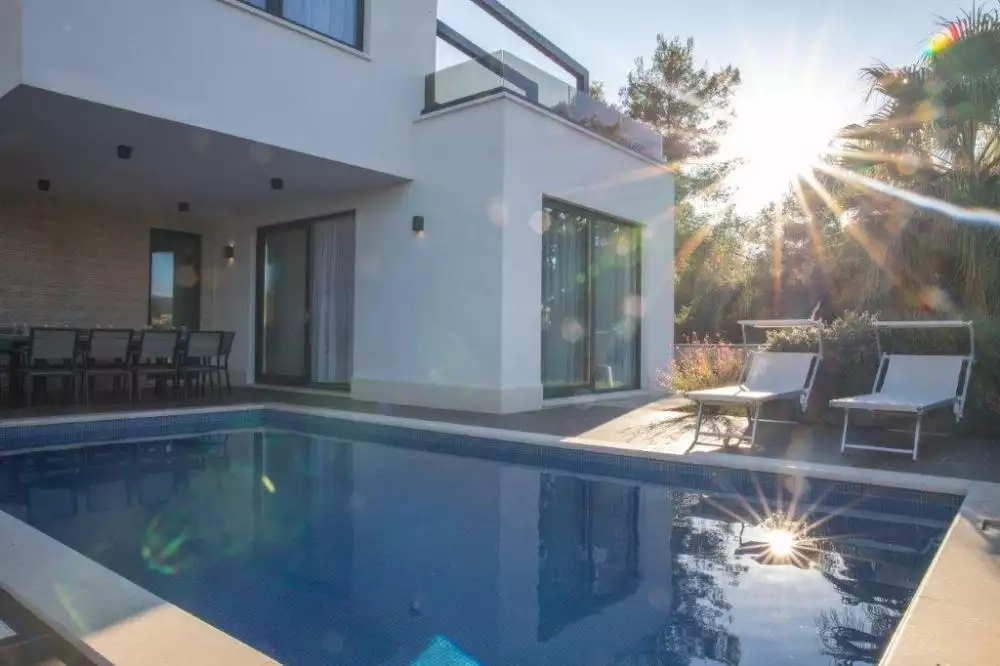 Villa 300m² in Croatia, Ciovo. Priced at 1800000€ rent photo-21