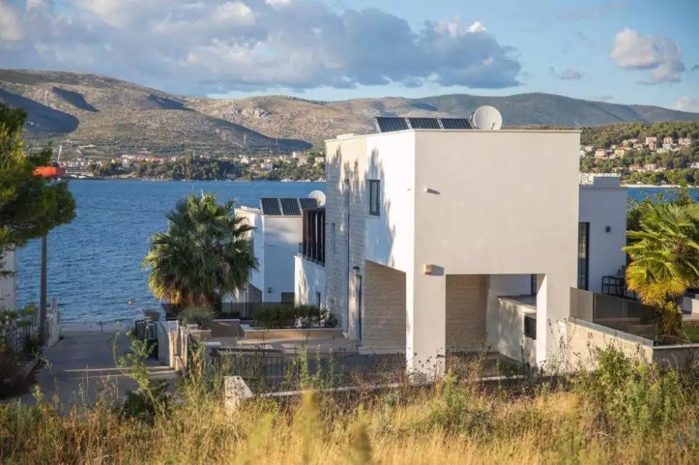 Villa 300m² in Croatia, Ciovo. Priced at 1800000€ rent photo-22