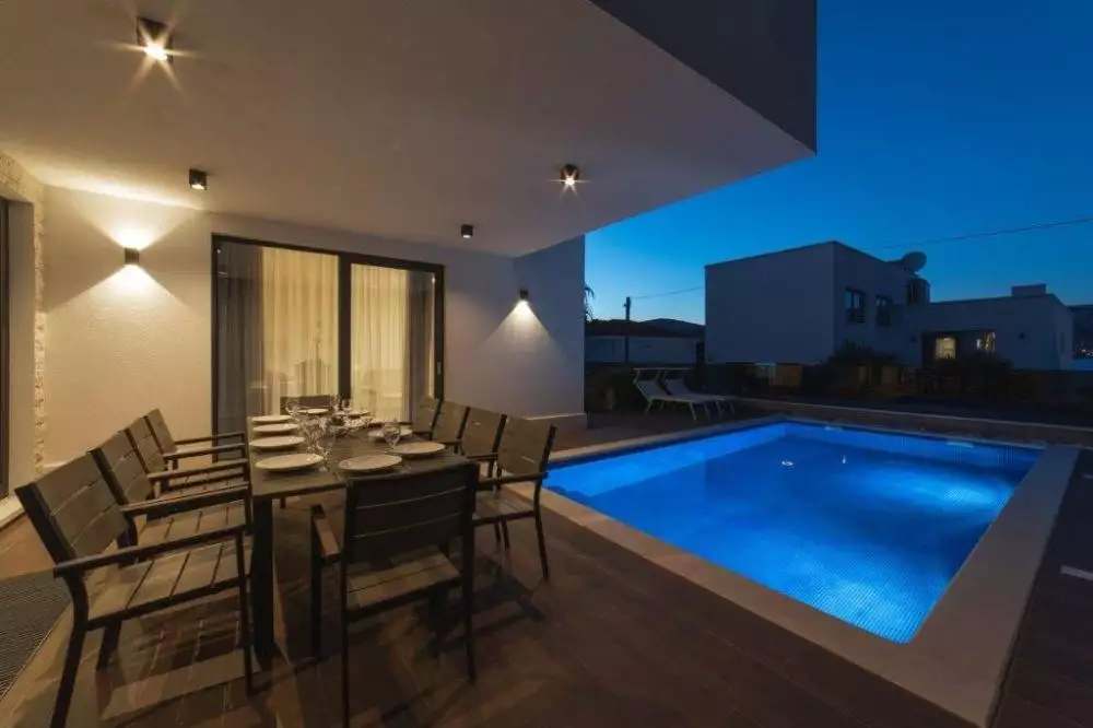 Villa 300m² in Croatia, Ciovo. Priced at 1800000€ rent photo-23