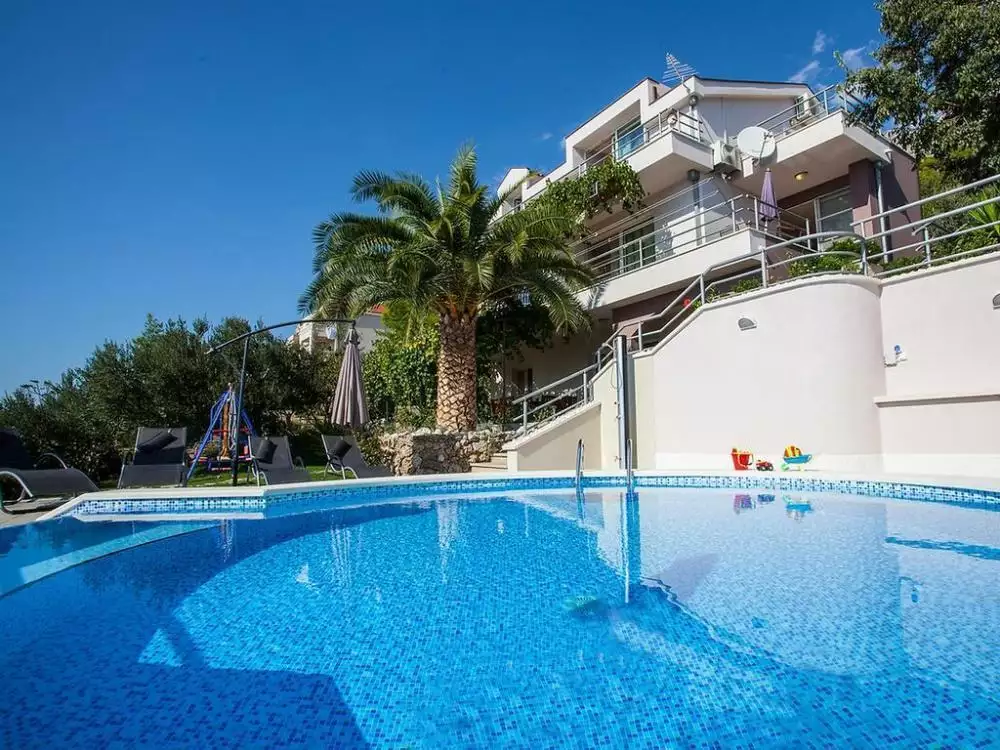 Villa 350m² in Croatia, Makarska. Priced at 920000€ rent photo-2