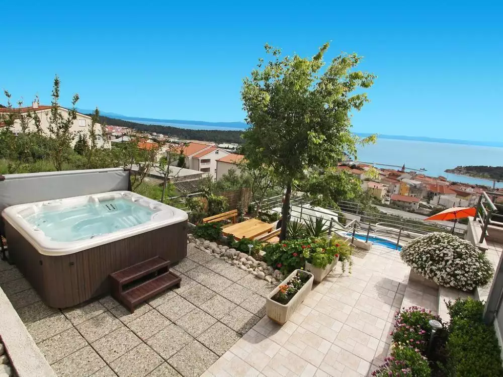 Villa 350m² in Croatia, Makarska. Priced at 920000€ rent photo-3