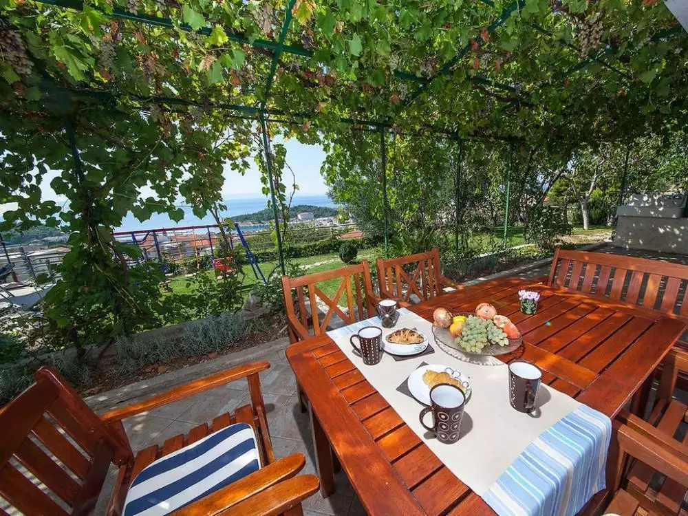 Villa 350m² in Croatia, Makarska. Priced at 920000€ rent photo-6