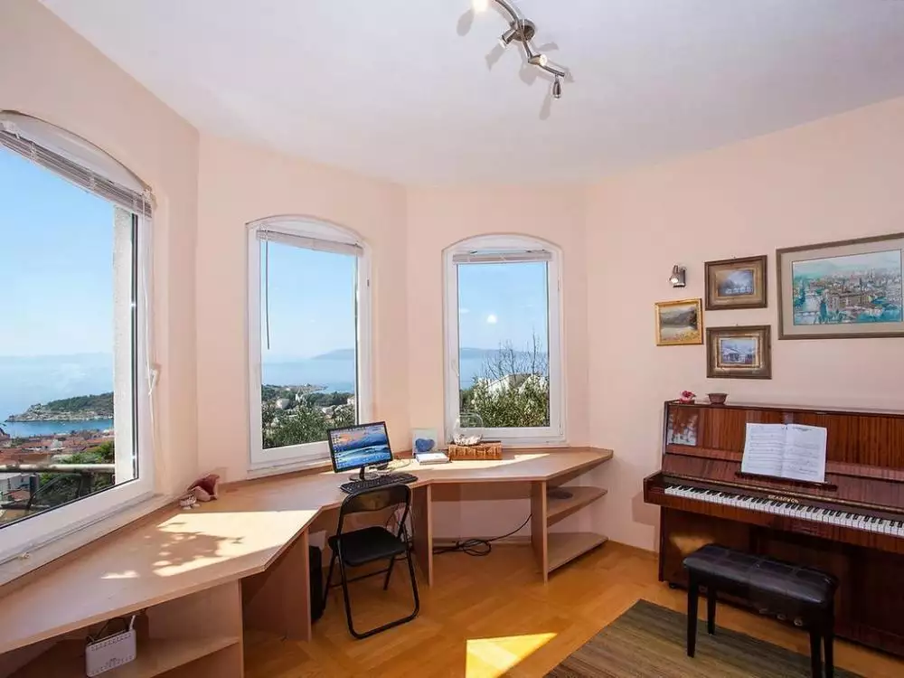 Villa 350m² in Croatia, Makarska. Priced at 920000€ rent photo-12