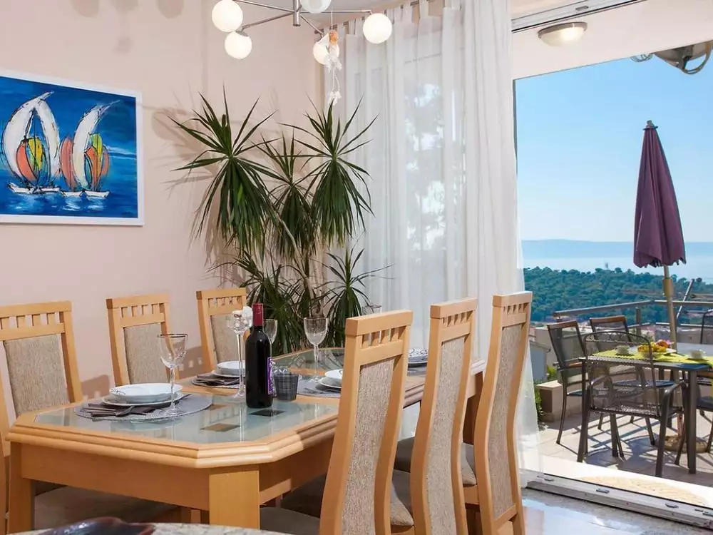 Villa 350m² in Croatia, Makarska. Priced at 920000€ rent photo-13