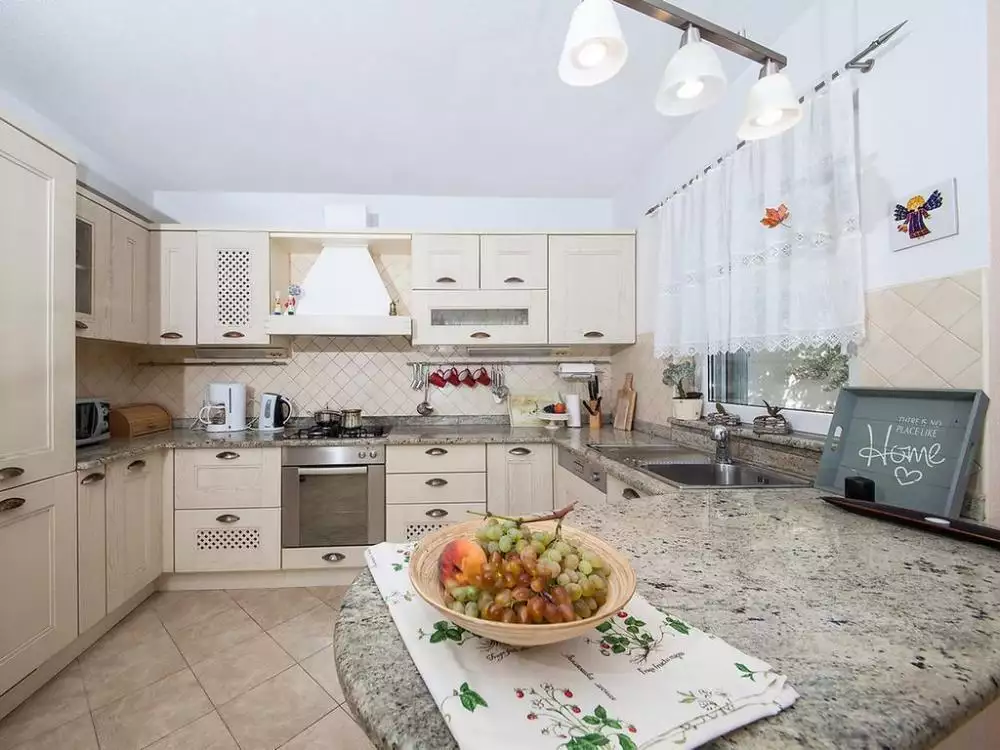Villa 350m² in Croatia, Makarska. Priced at 920000€ rent photo-14
