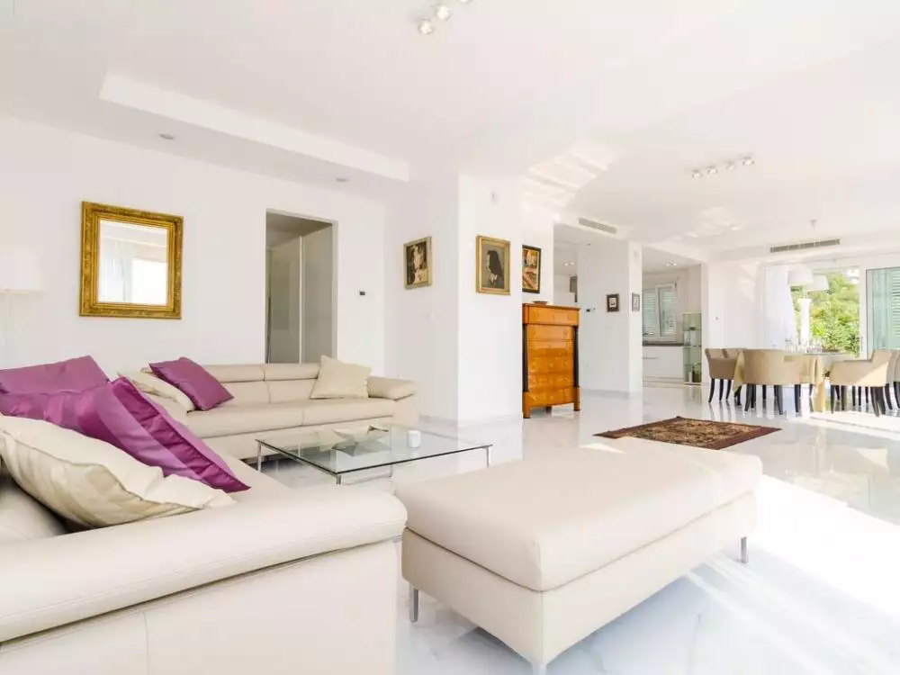 Villa 360m² in Croatia, Dubrovnik. Priced at 3000000€ rent photo-8