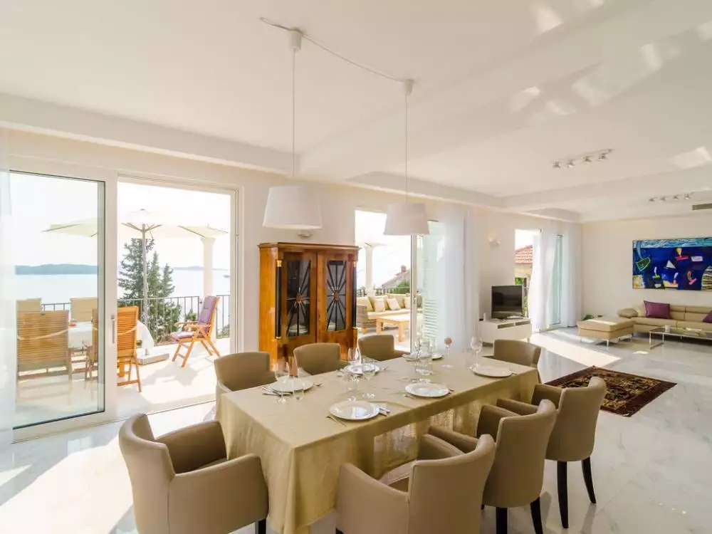 Villa 360m² in Croatia, Dubrovnik. Priced at 3000000€ rent photo-10