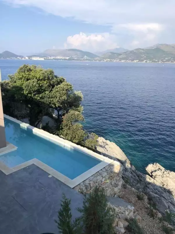 Villa 608m² in Croatia, Elafiti. Priced at 5000000€ rent photo-16