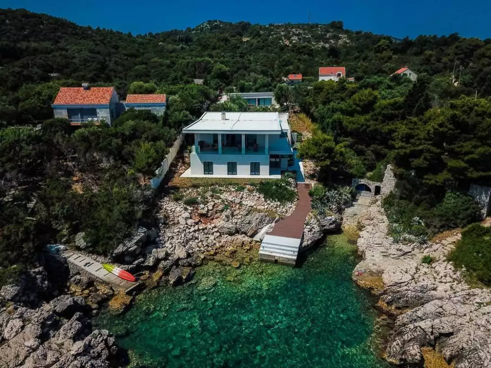 Villa 365m² in Croatia, Elafiti. Priced at 3500000€ rent photo-2