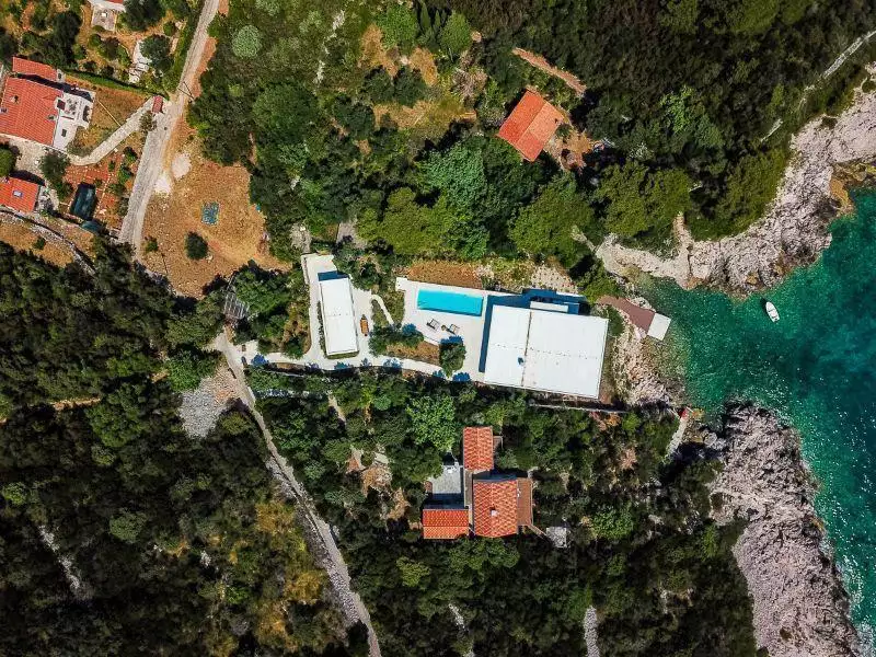 Villa 365m² in Croatia, Elafiti. Priced at 3500000€ rent photo-4