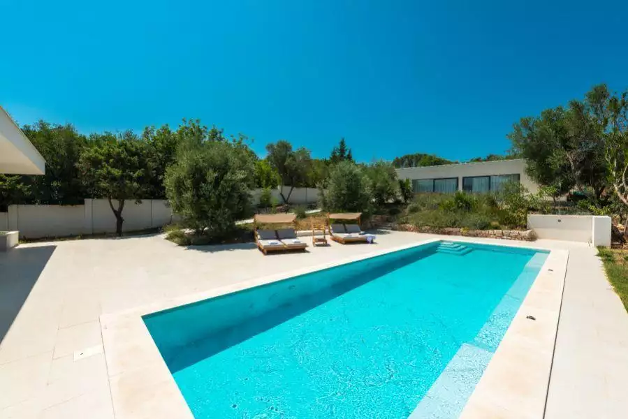 Villa 365m² in Croatia, Elafiti. Priced at 3500000€ rent photo-7