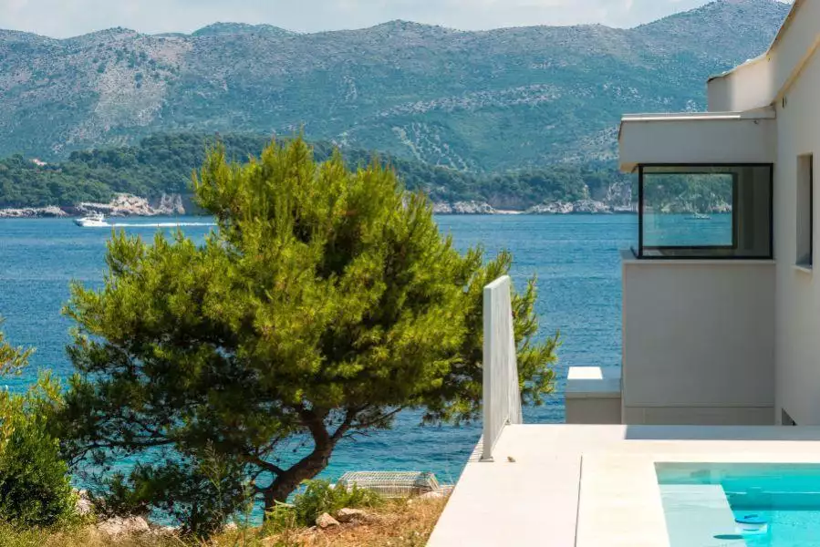 Villa 365m² in Croatia, Elafiti. Priced at 3500000€ rent photo-8