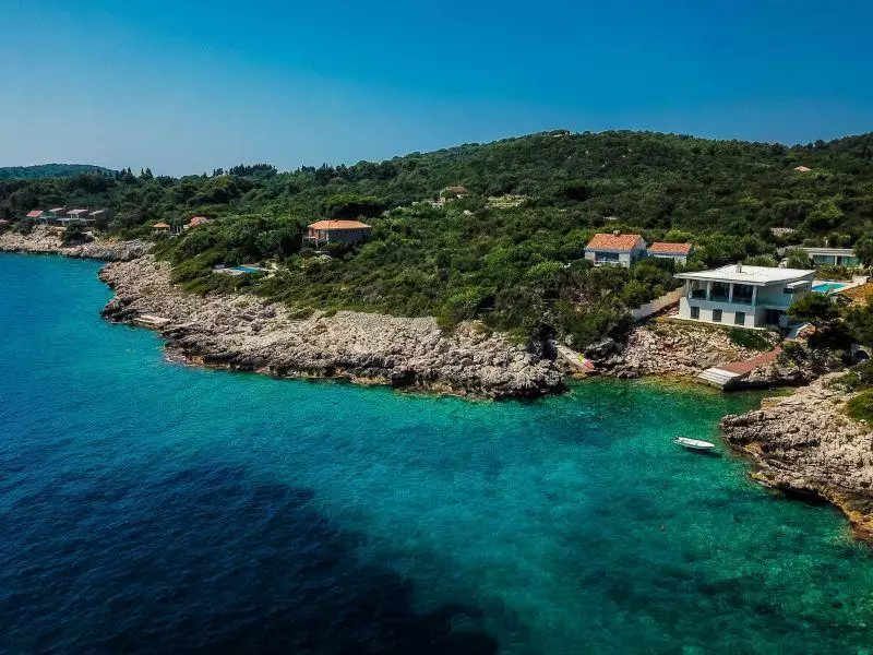 Villa 365m² in Croatia, Elafiti. Priced at 3500000€ rent photo-10